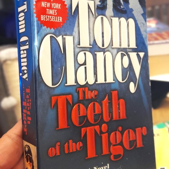 Set of 5 Tom Clancy Paperback Novels - Picture 11 of 11